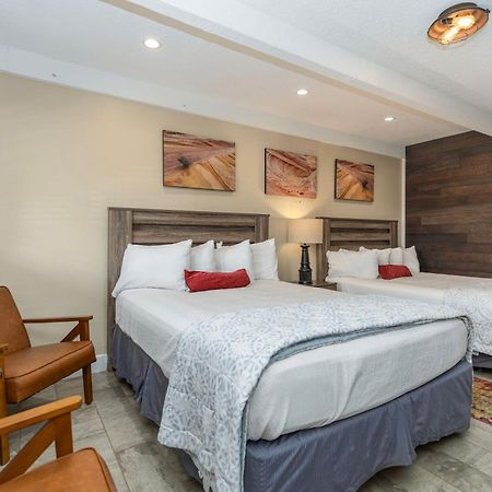 The Flagstone Boutique Inn & Suites Канаб Экстерьер фото
