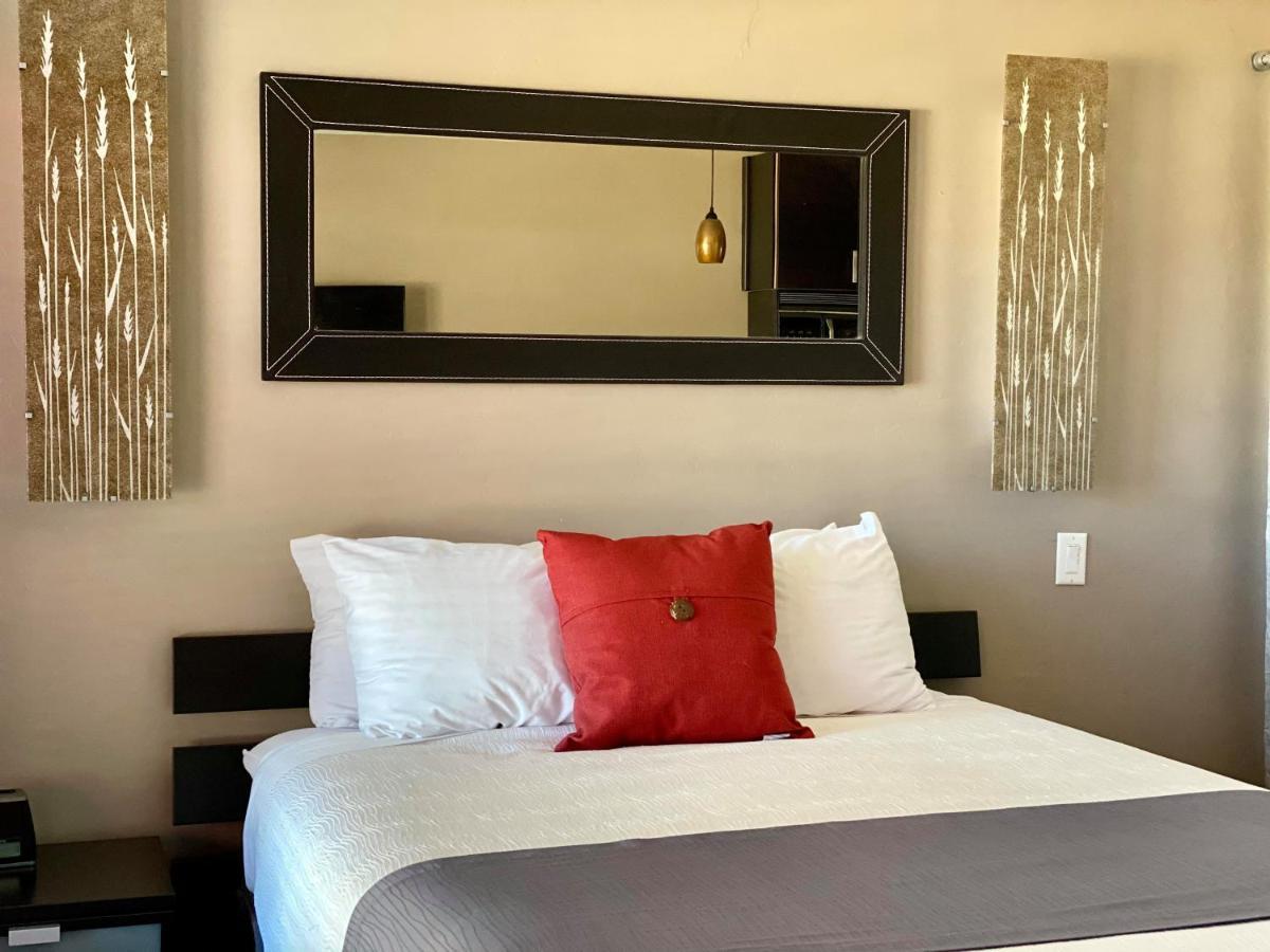 The Flagstone Boutique Inn & Suites Канаб Экстерьер фото