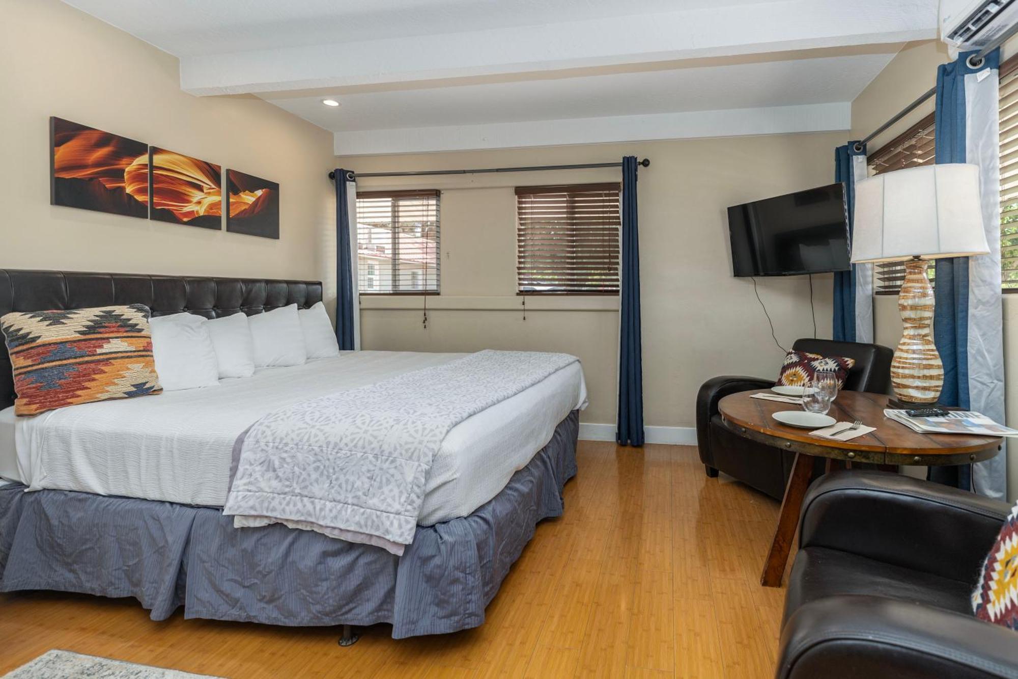 The Flagstone Boutique Inn & Suites Канаб Экстерьер фото