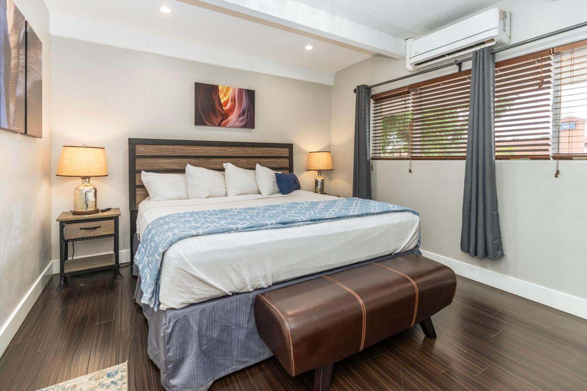 The Flagstone Boutique Inn & Suites Канаб Экстерьер фото